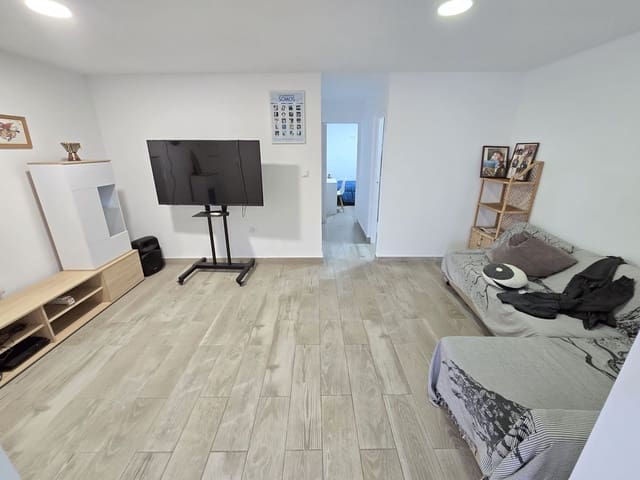 Pareado de 2 habitaciones en Torrevieja en venta con piscina garaje - 135.000 € (Ref: 8992021)