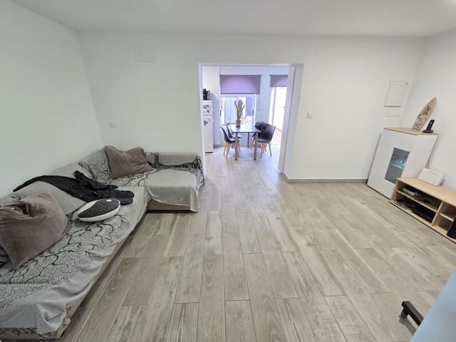 Pareado de 2 habitaciones en Torrevieja en venta con piscina garaje - 135.000 € (Ref: 8992021)