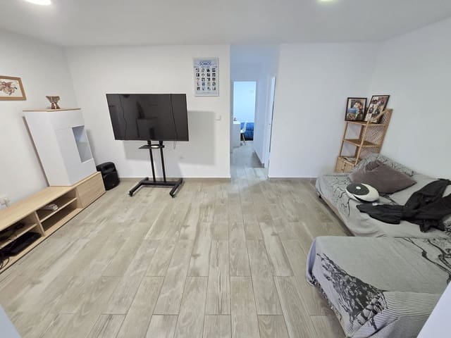 Pareado de 2 habitaciones en Torrevieja en venta con piscina garaje - 135.000 € (Ref: 8992021)