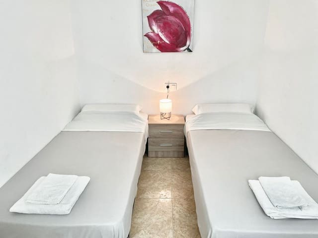 2 quarto Apartamento para venda em Torrevieja com piscina - 119 990 € (Ref: 9026282)