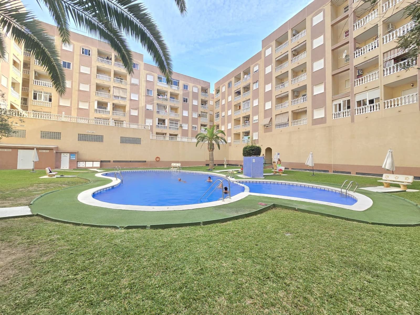 2 quarto Apartamento para venda em Torrevieja com piscina - 119 990 € (Ref: 9026282)
