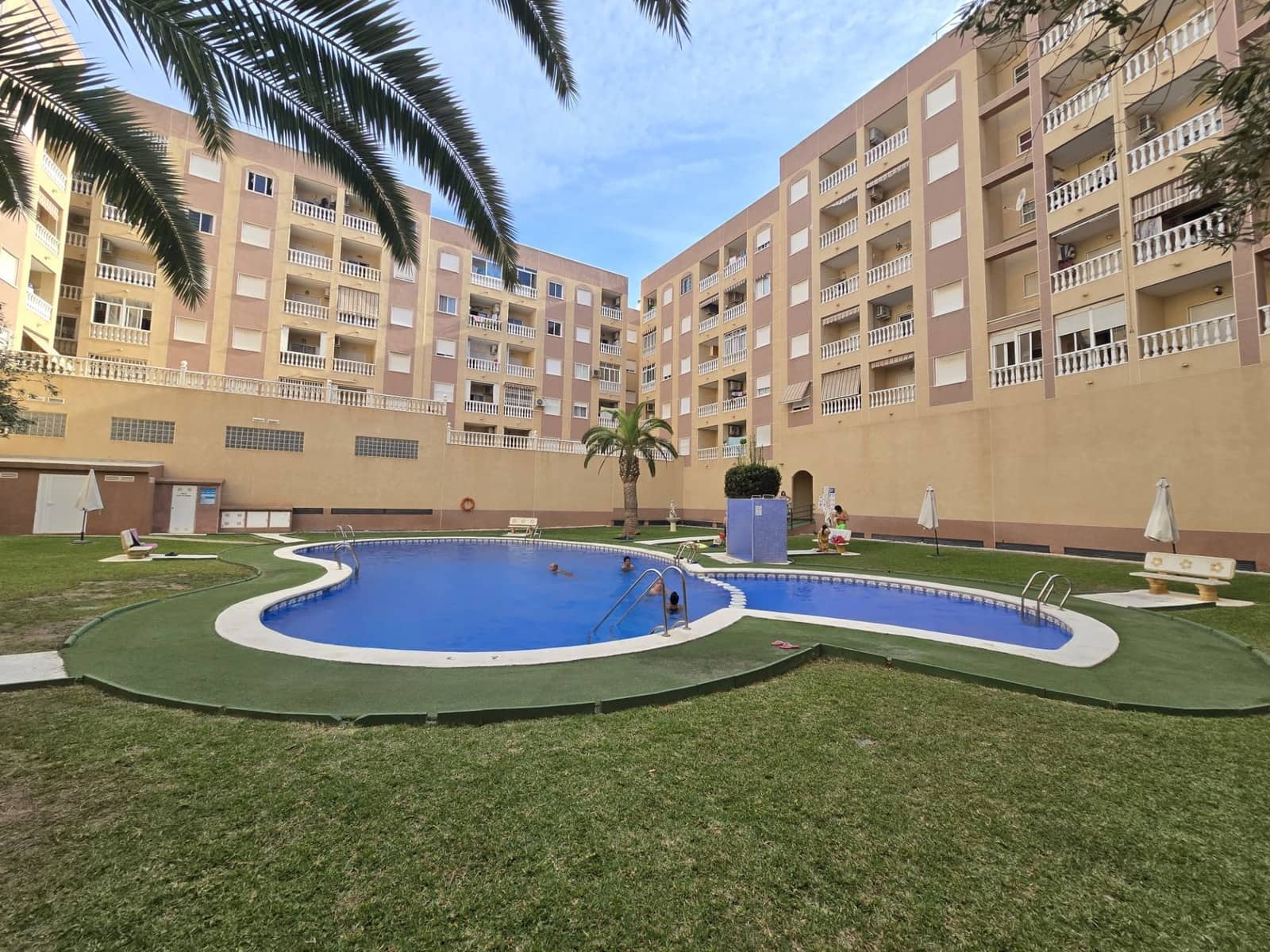 2 quarto Apartamento para venda em Torrevieja com piscina - 119 990 € (Ref: 9026282)