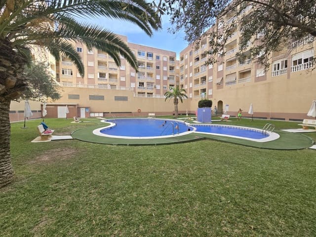 2 quarto Apartamento para venda em Torrevieja com piscina - 119 990 € (Ref: 9026284)