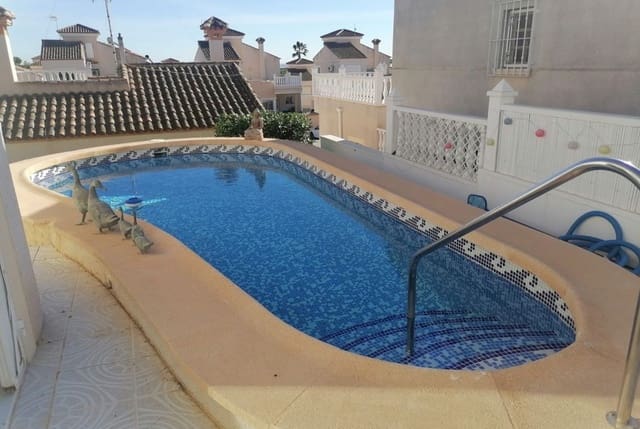 Chalet de 3 habitaciones en San Miguel de Salinas en venta con piscina garaje - 245.000 € (Ref: 9034355)
