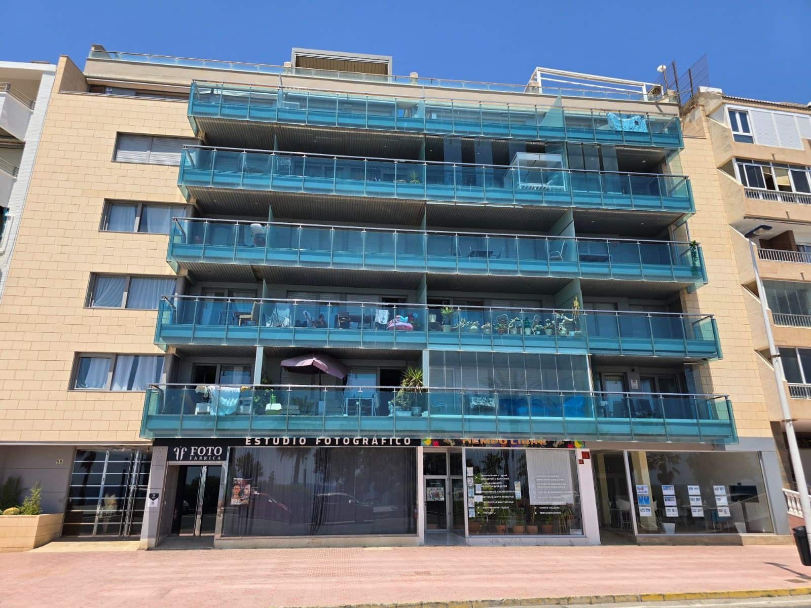 3 makuuhuone Huoneisto myytävänä paikassa Torrevieja mukana uima-altaan 
autotalli - 210 000 € (Ref: 9095086)