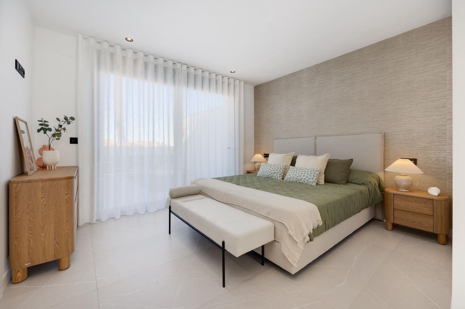 3 bedroom Villa for sale in Torrevieja with pool - € 585,000 (Ref: 9108485)