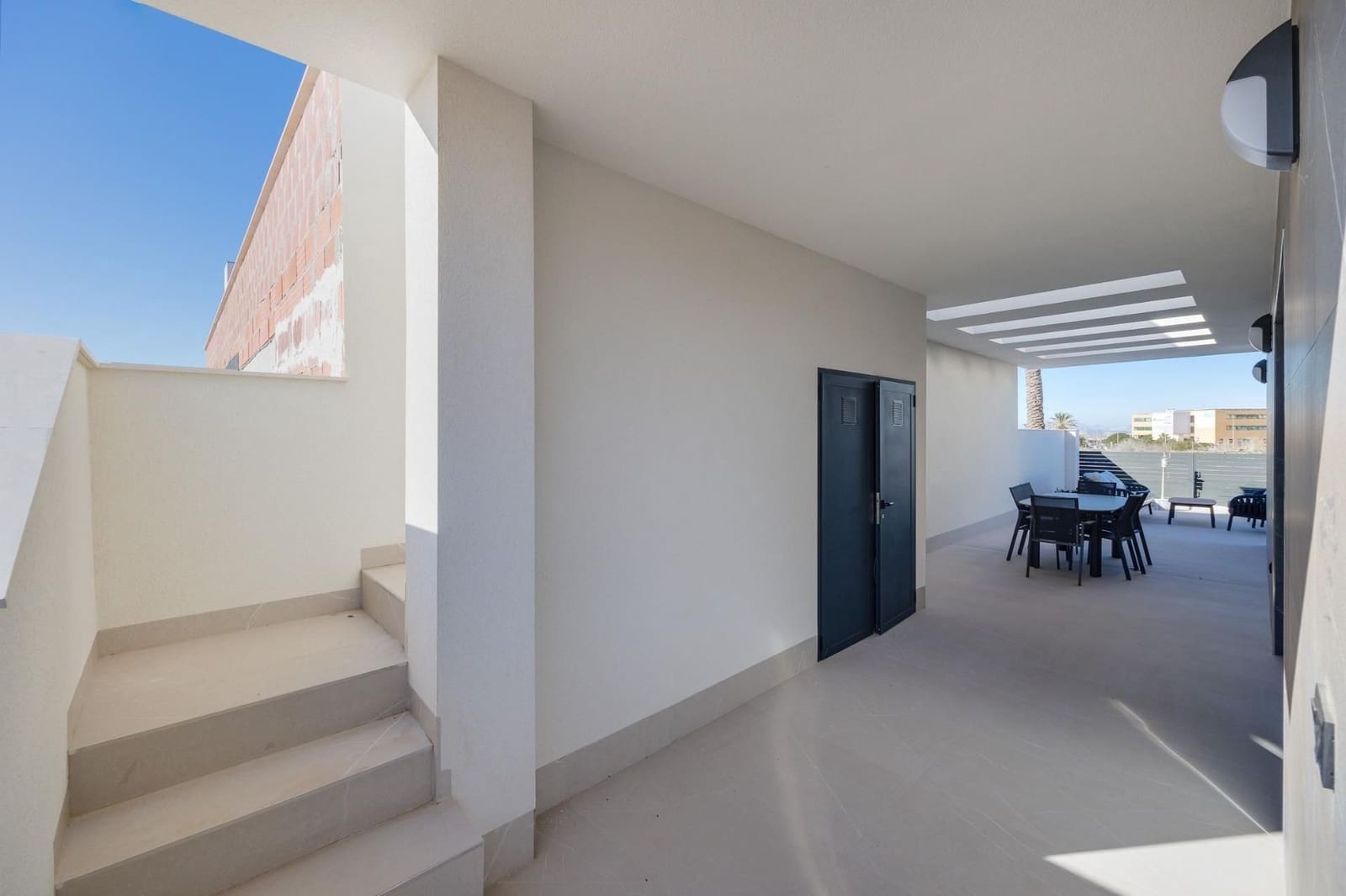 3 bedroom Villa for sale in Torrevieja with pool - € 585,000 (Ref: 9108485)