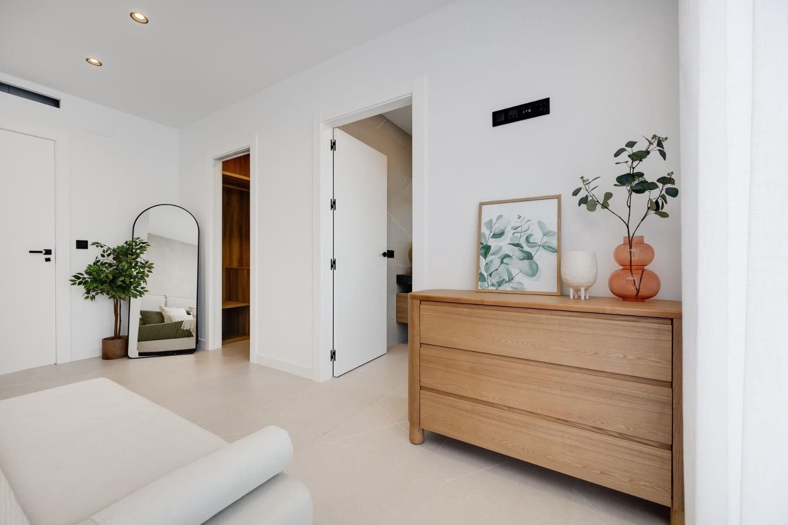 3 bedroom Villa for sale in Torrevieja with pool - € 585,000 (Ref: 9108485)