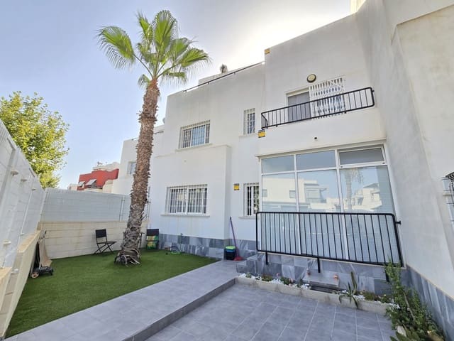 2 makuuhuone Omakotitalo myytävänä paikassa Torrevieja mukana uima-altaan - 240 000 € (Ref: 9162072)