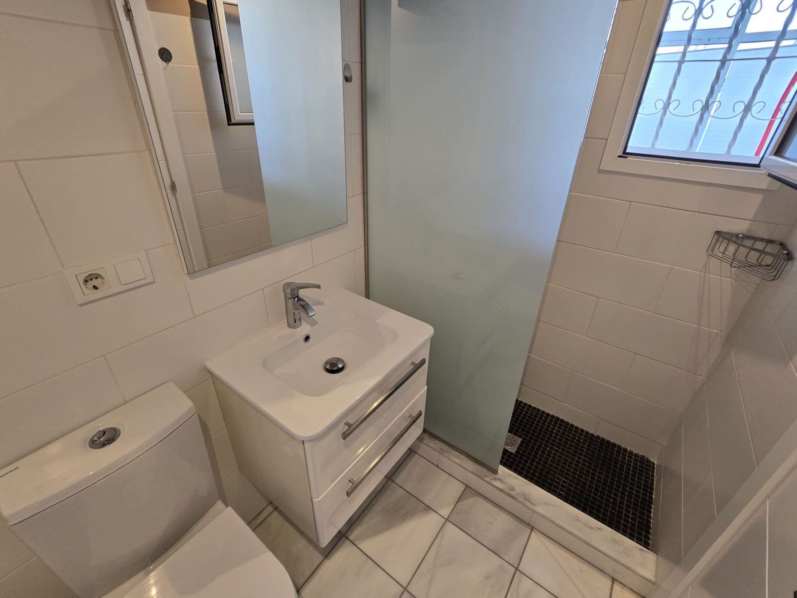 2 soverom Hus til salgs i Torrevieja med svømmebasseng - € 240 000 (Ref: 9162074)