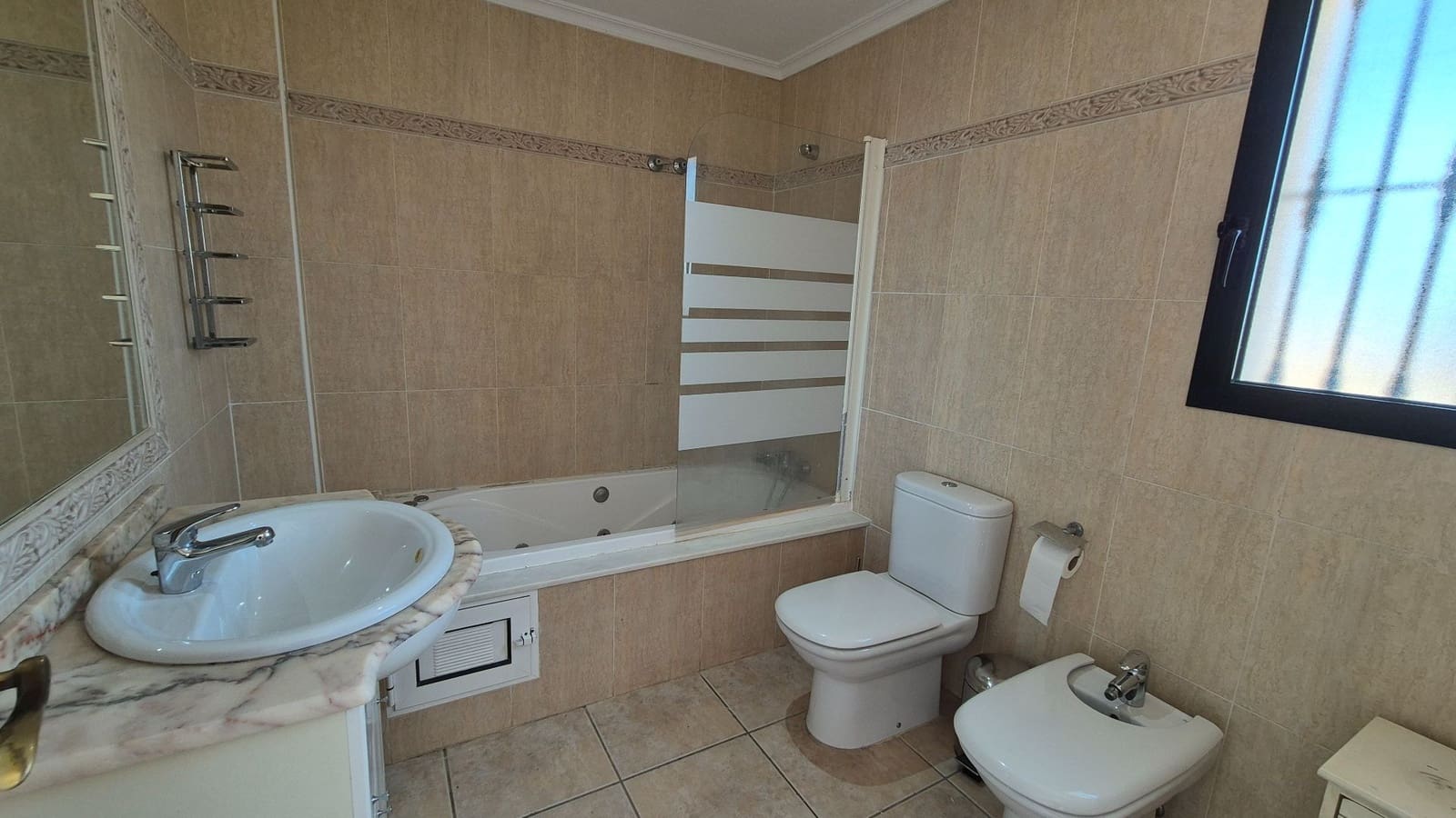 3 bedroom Villa for sale in Orihuela Costa with pool garage - € 355,000 (Ref: 9165553)