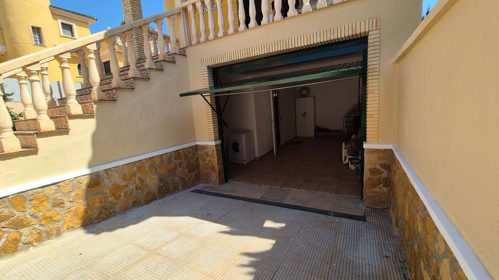 3 bedroom Villa for sale in Orihuela Costa with pool garage - € 355,000 (Ref: 9165553)