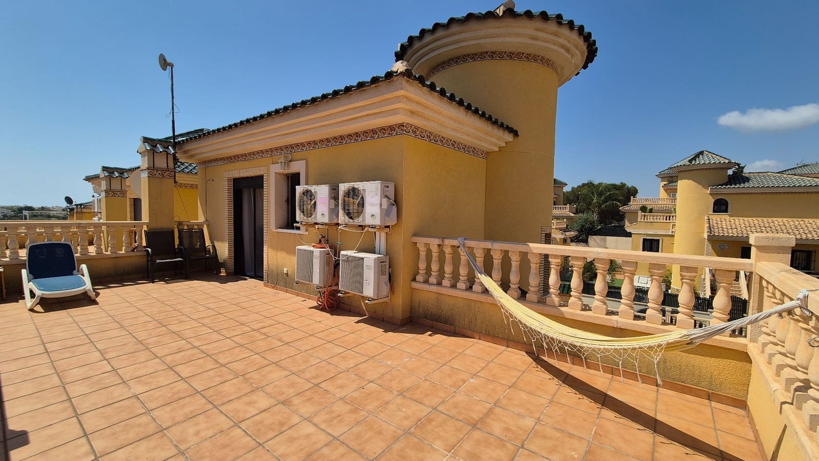 3 bedroom Villa for sale in Orihuela Costa with pool garage - € 355,000 (Ref: 9165553)