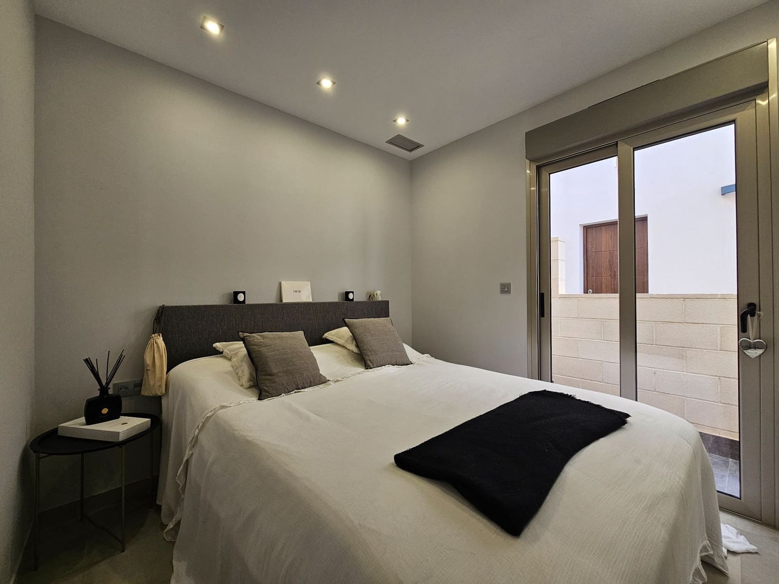 3 bedroom Villa for sale in Orihuela Costa with pool garage - € 369,950 (Ref: 9176225)