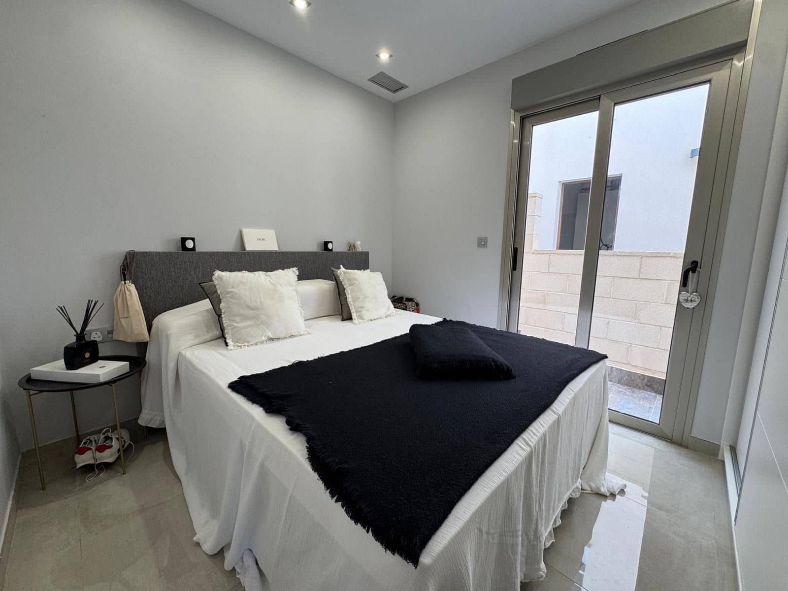 3 bedroom Villa for sale in Orihuela Costa with pool garage - € 369,950 (Ref: 9193563)