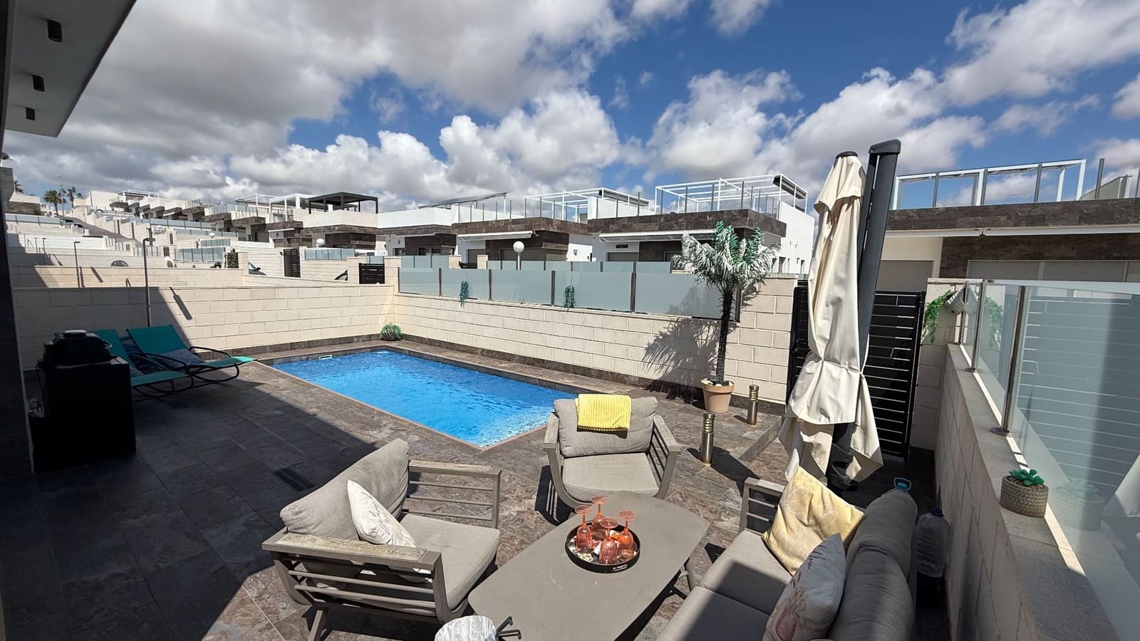 3 bedroom Villa for sale in Orihuela Costa with pool garage - € 369,950 (Ref: 9193563)