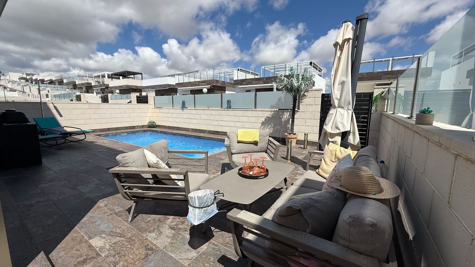 3 bedroom Villa for sale in Orihuela Costa with pool garage - € 369,950 (Ref: 9193563)