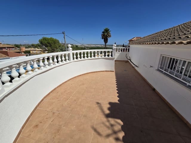 3 bedroom Villa for sale in Jacarilla with pool garage - € 480,000 (Ref: 9236083)