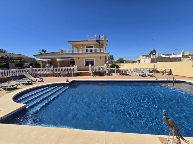 6 quarto Moradia para venda em Torrevieja com piscina garagem - 597 500 € (Ref: 9239667)