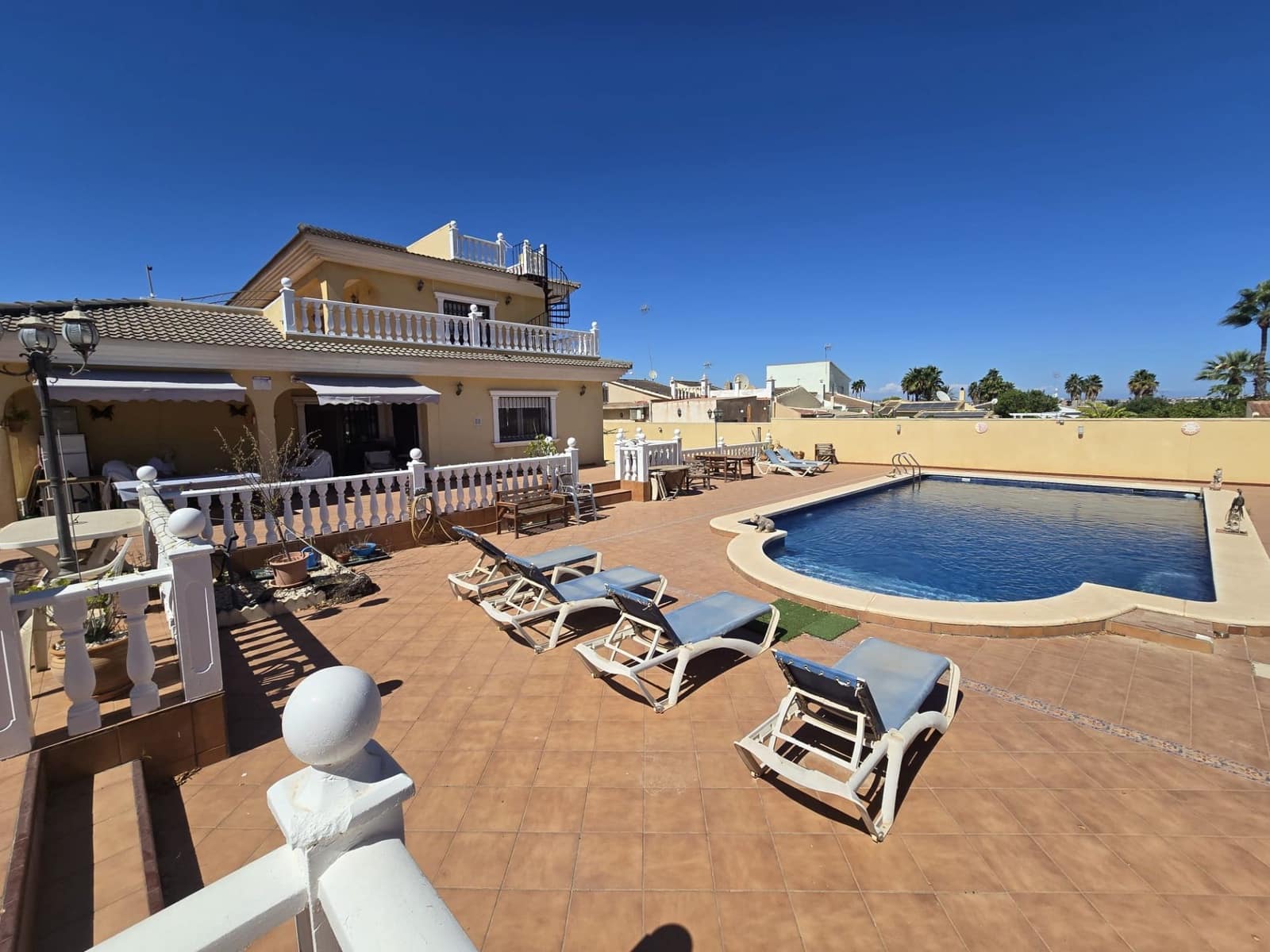 6 quarto Moradia para venda em Torrevieja com piscina garagem - 597 500 € (Ref: 9239667)