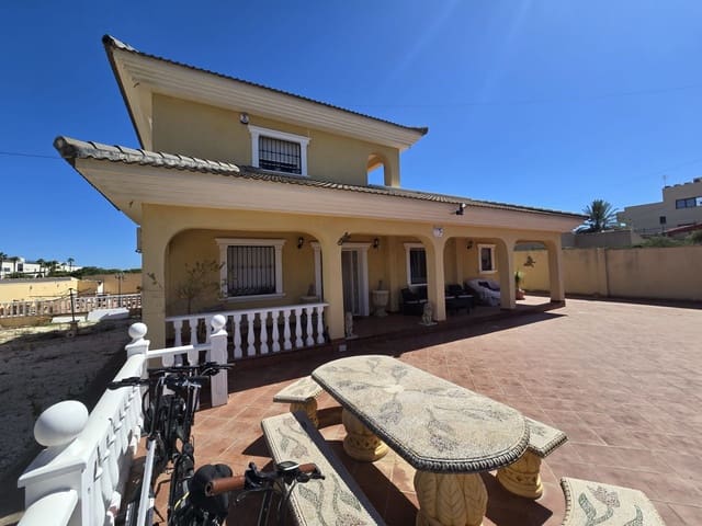 6 quarto Moradia para venda em Torrevieja com piscina garagem - 597 500 € (Ref: 9239667)