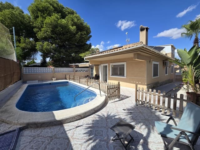 3 makuuhuone Huvila myytävänä paikassa Torrevieja mukana uima-altaan 
autotalli - 329 900 € (Ref: 9254762)