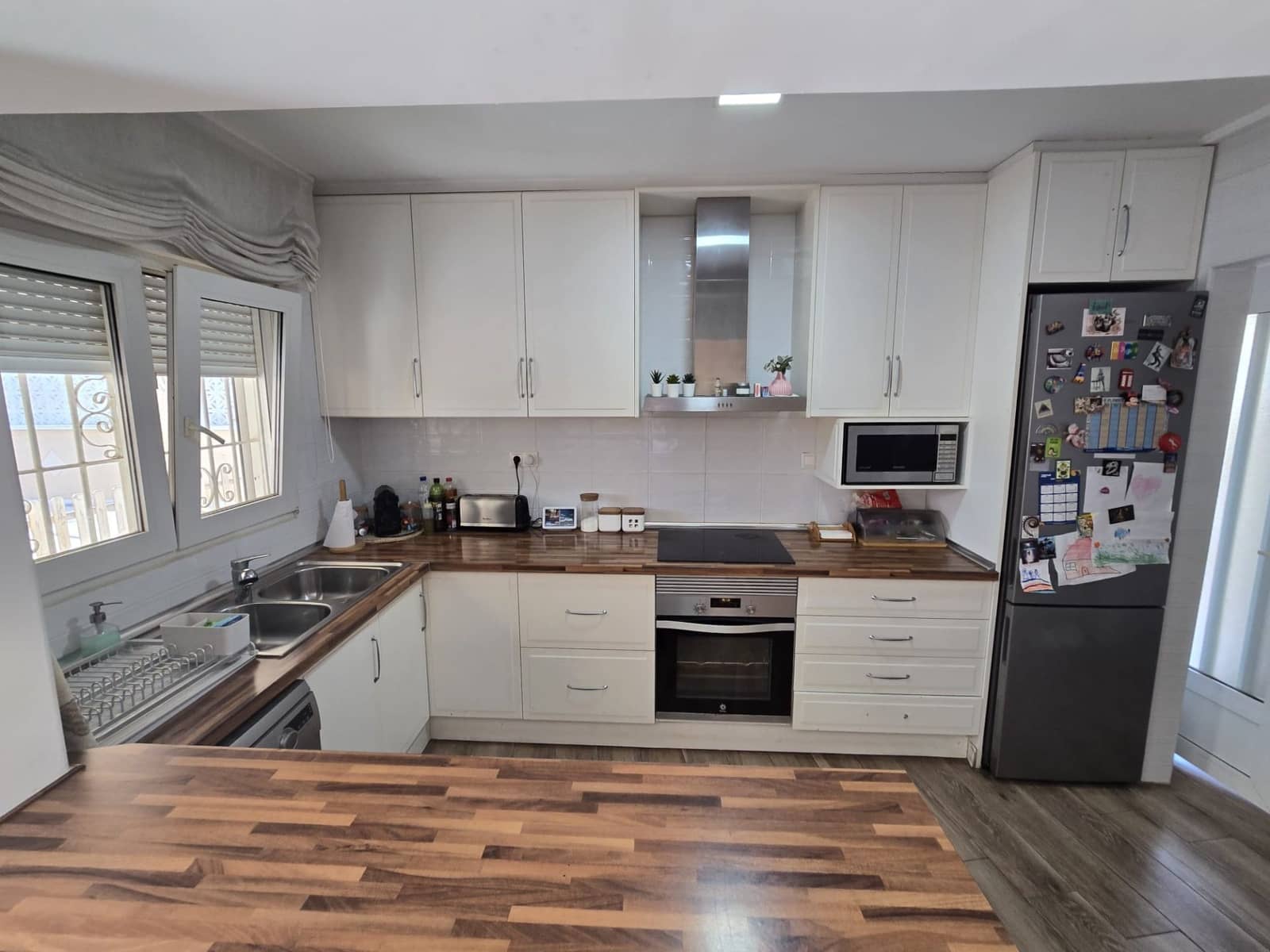 3 makuuhuone Huvila myytävänä paikassa Los Balcones mukana uima-altaan 
autotalli - 329 900 € (Ref: 9254763)