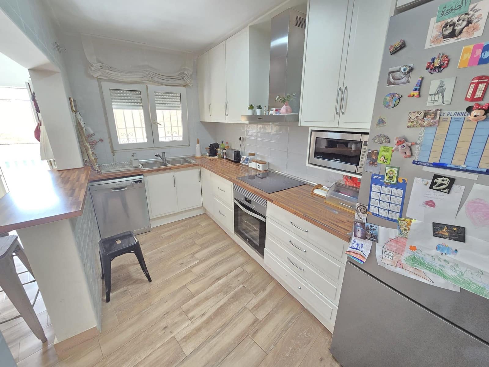 3 makuuhuone Huvila myytävänä paikassa Los Balcones mukana uima-altaan 
autotalli - 329 900 € (Ref: 9254763)