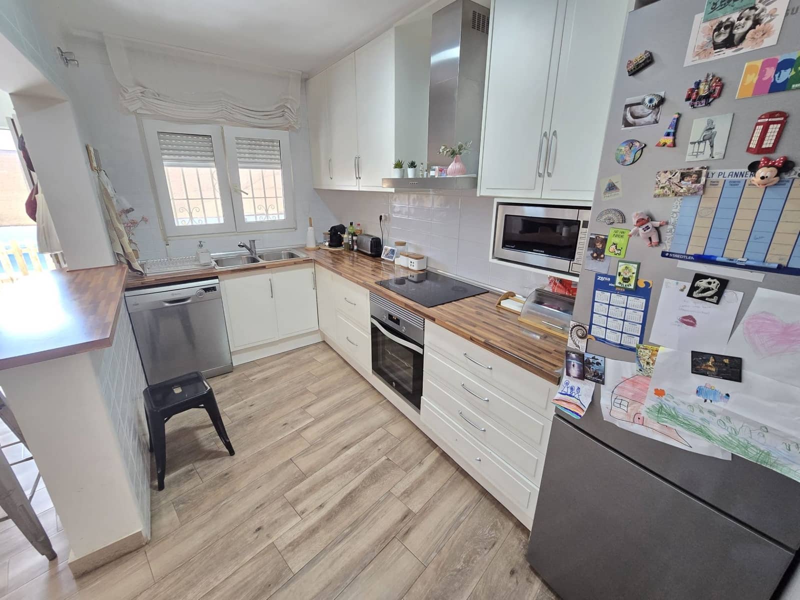 3 makuuhuone Huvila myytävänä paikassa Los Balcones mukana uima-altaan 
autotalli - 329 900 € (Ref: 9254763)