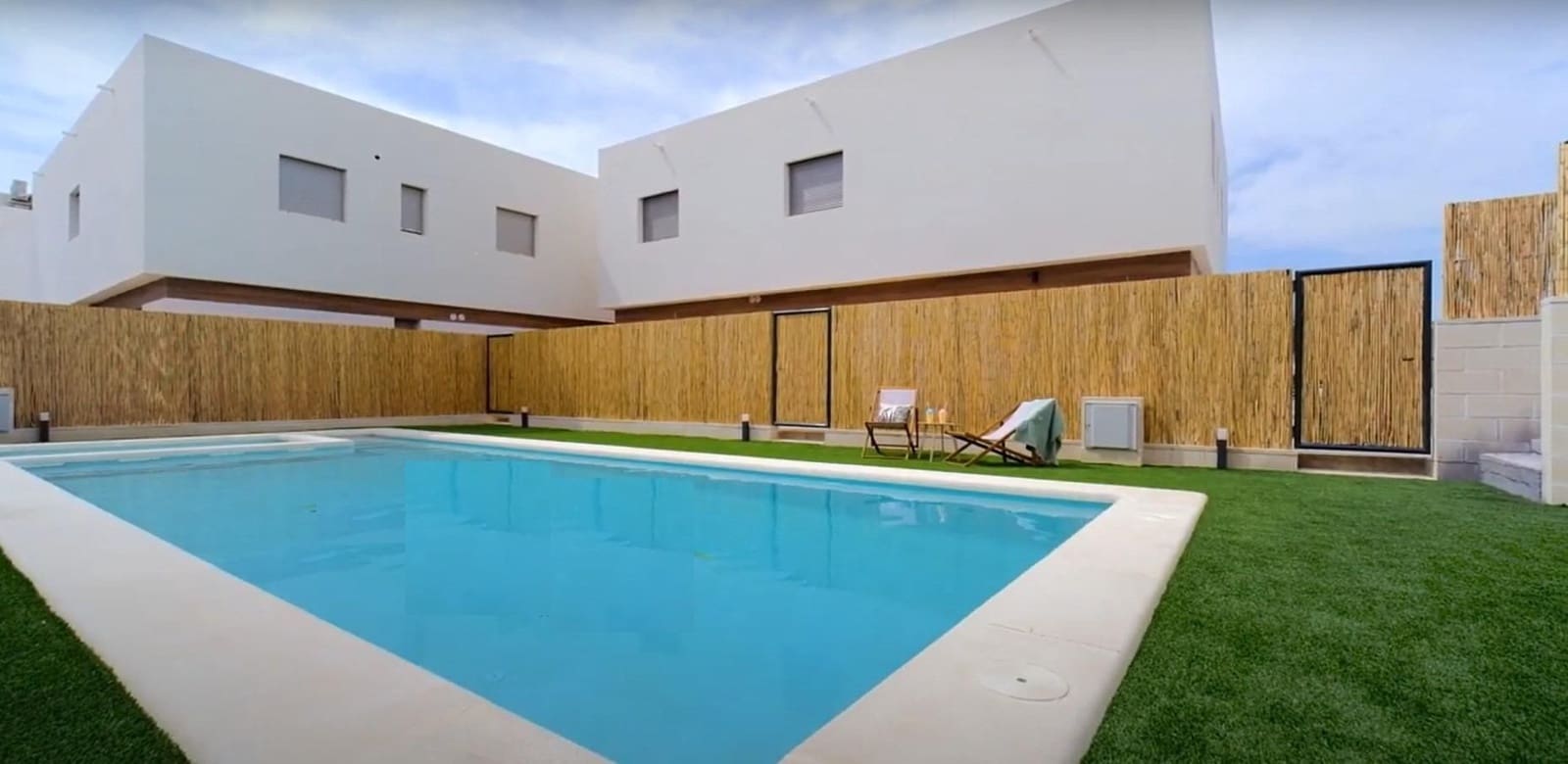 2 sypialnia Dom na sprzedaż w Orihuela Costa z basenem - 296 000 € (Ref: 9276123)