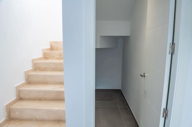 3 slaapkamer Villa te koop in Los Alcázares met zwembad - € 445.000 (Ref: 9308325)