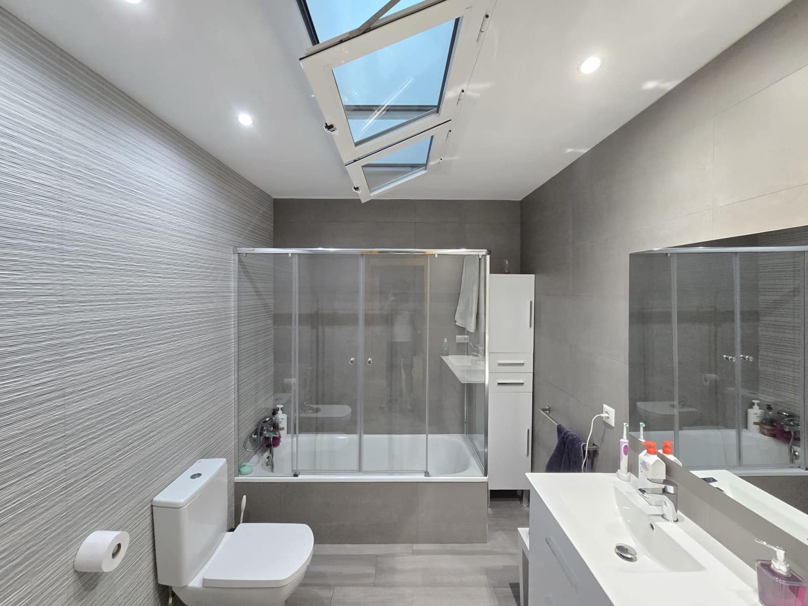 4 bedroom Villa for sale in Torrevieja with pool garage - € 570,000 (Ref: 9400513)