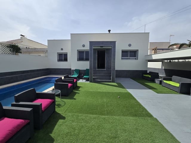 4 slaapkamer Villa te koop in Torrevieja met zwembad garage - € 490.000 (Ref: 9400513)