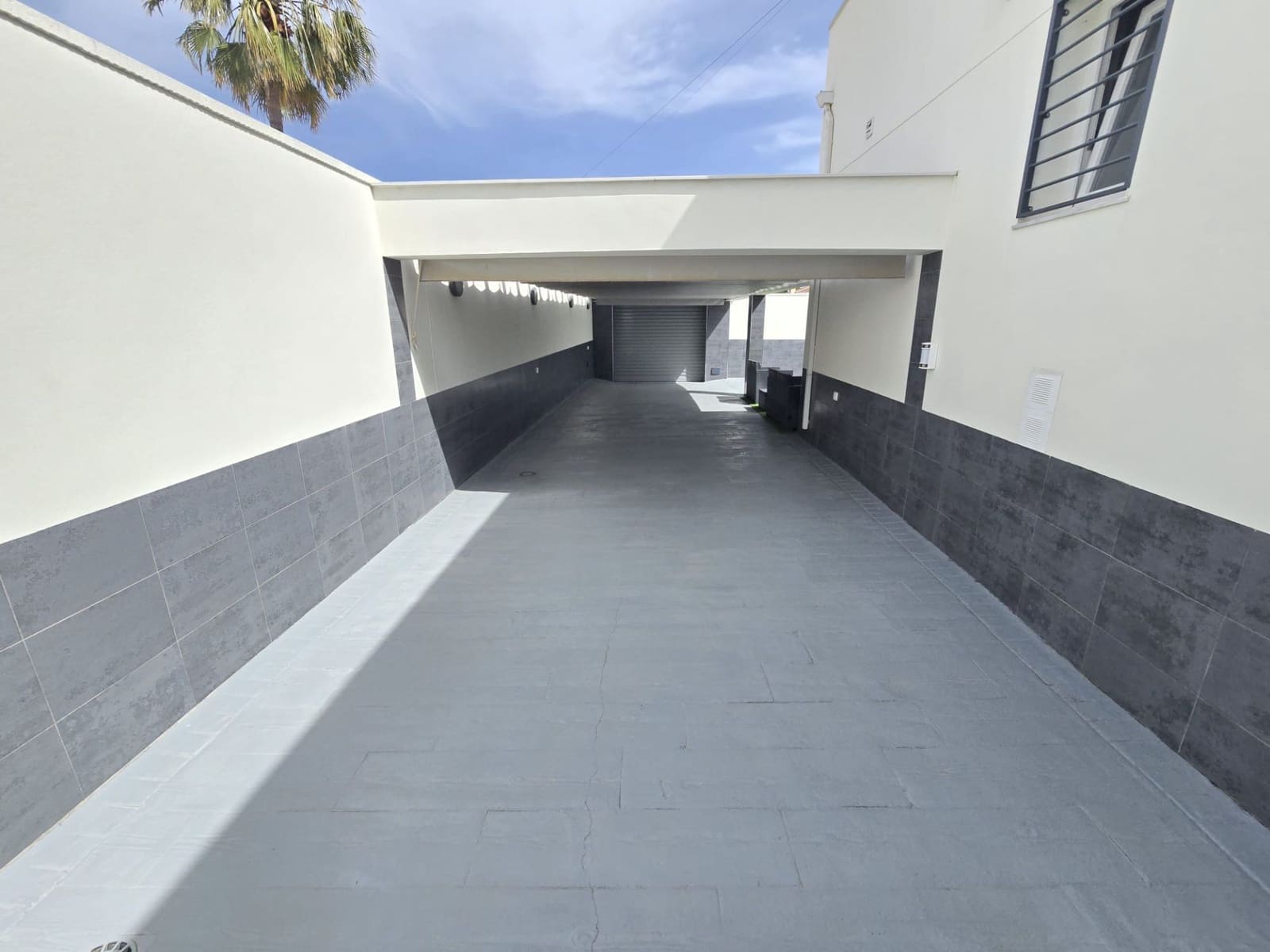 Chalet de 4 habitaciones en Torrevieja en venta con piscina garaje - 490.000 € (Ref: 9400513)