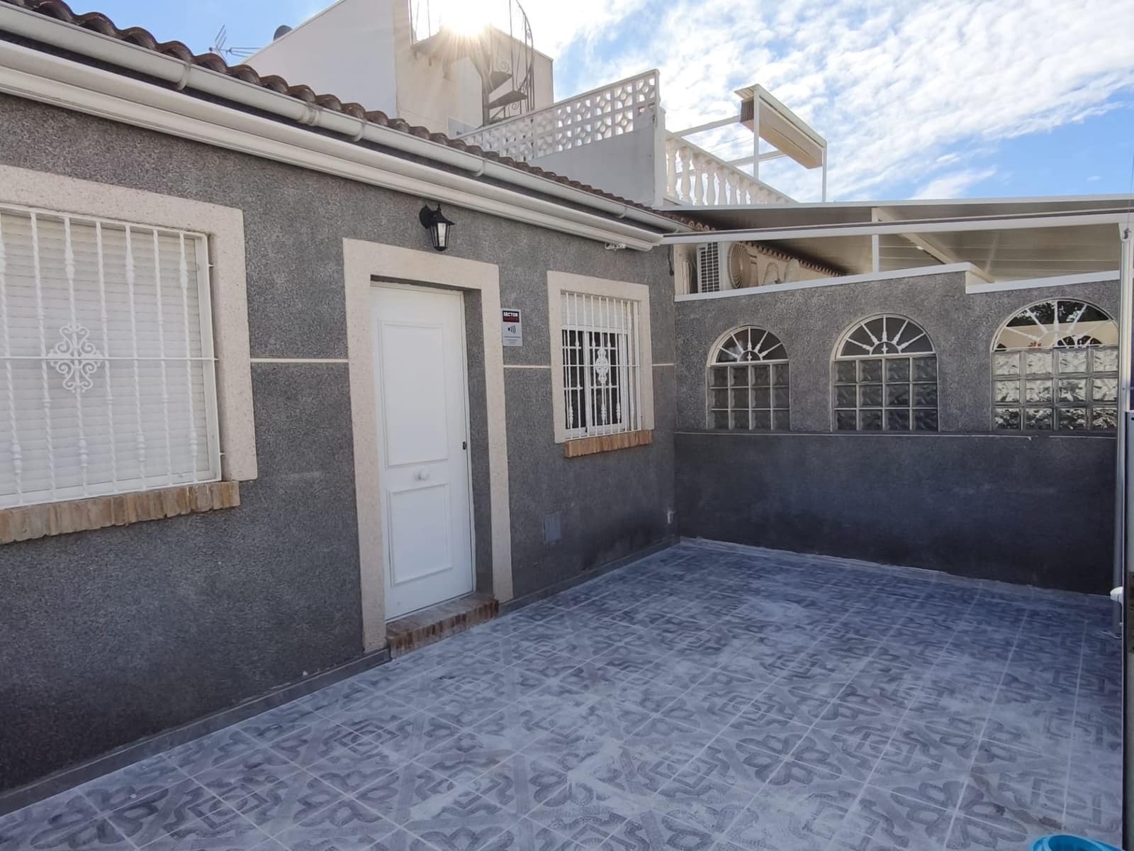 2 Zimmer Bungalow zu verkaufen in Torrevieja - 119.000 € (Ref: 9491135)