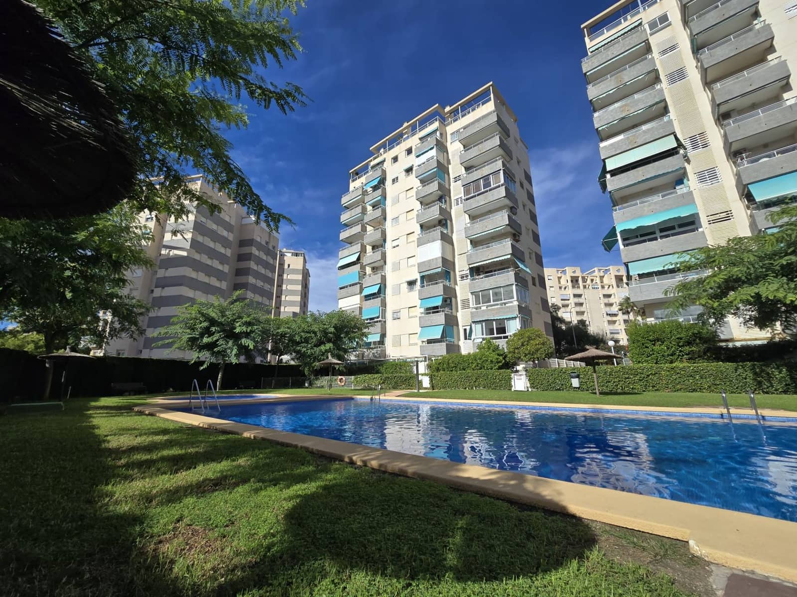 Apartamento de 2 habitaciones en El Campello en venta con piscina - 330.000 € (Ref: 9537173)