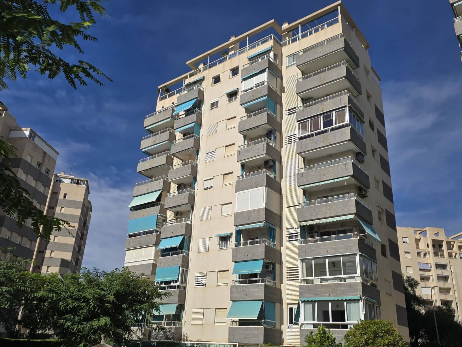 Apartamento de 2 habitaciones en El Campello en venta con piscina - 330.000 € (Ref: 9537173)