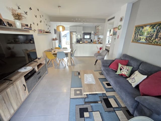 Bungalow de 2 habitaciones en Pilar de la Horadada en venta con piscina garaje - 199.900 € (Ref: 9611153)