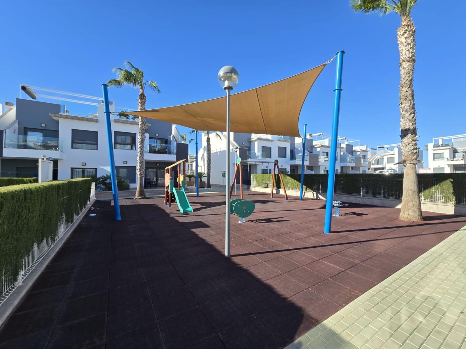 2 bedroom Bungalow for sale in Pilar de la Horadada with pool garage - € 199,900 (Ref: 9611154)