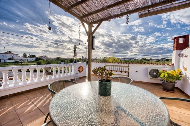 Pareado de 2 habitaciones en Torrevieja en venta - 139.000 € (Ref: 9655739)