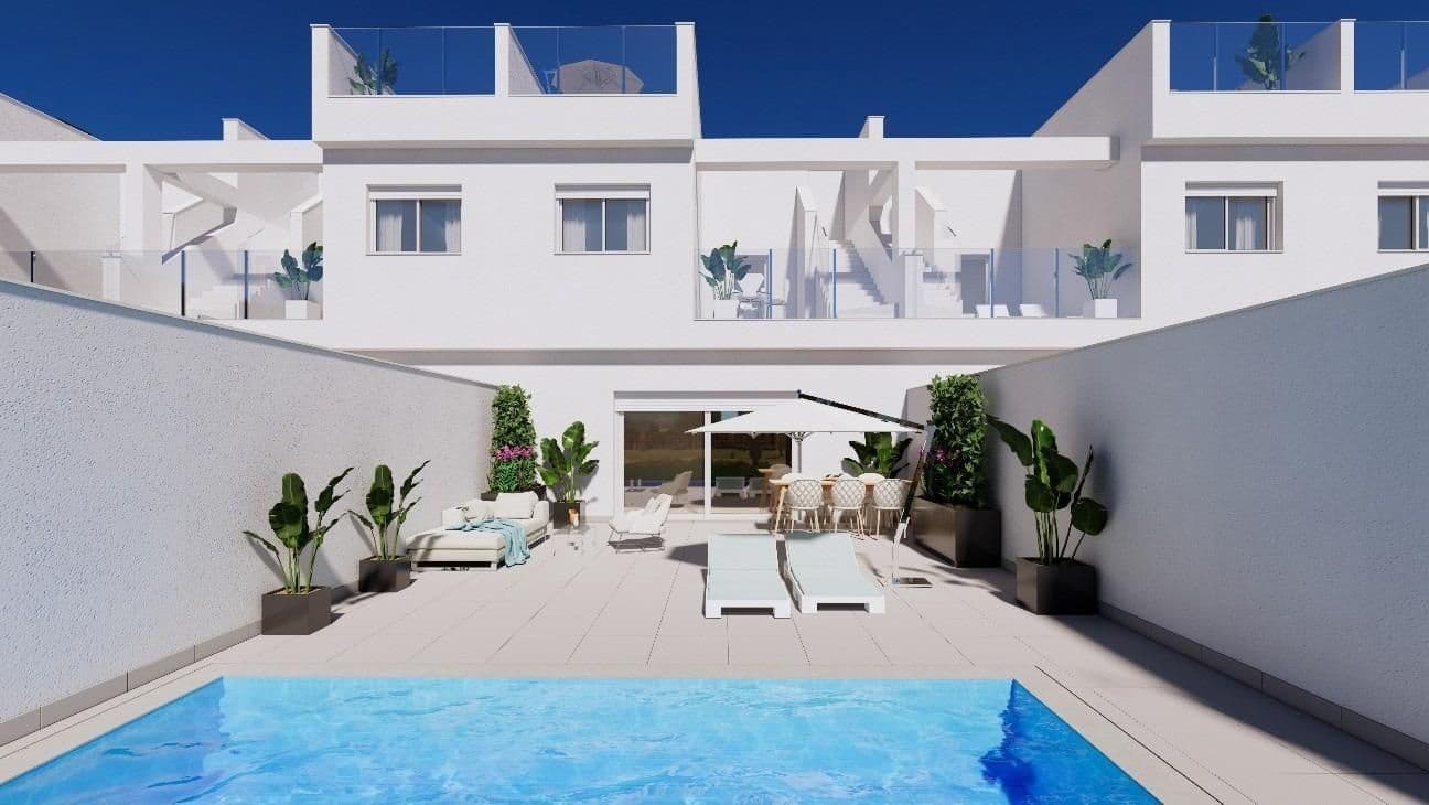 3 bedroom Townhouse for sale in Los Alcazares with pool - € 382,000 (Ref: 9707465)