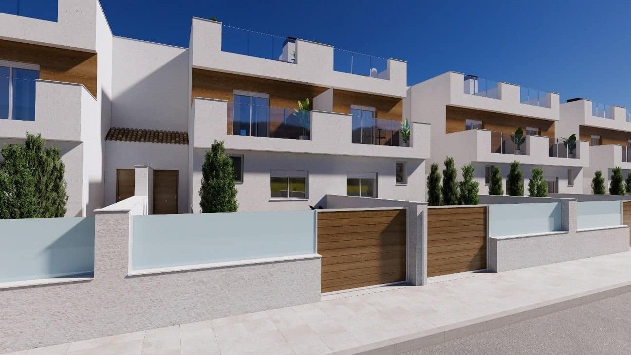 3 bedroom Townhouse for sale in Los Alcazares with pool - € 382,000 (Ref: 9707465)