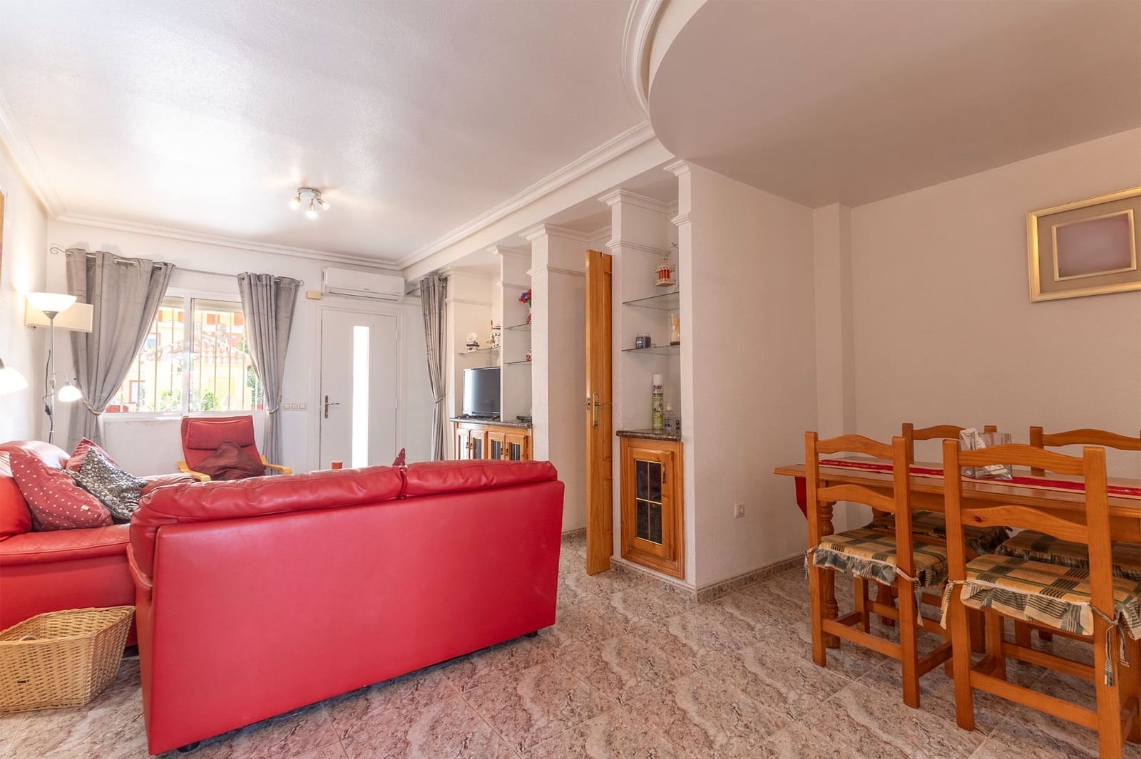 3 soveværelse Semi-Rækkehus til salg i Torrevieja med swimmingpool - € 196.000 (Ref: 9711151)