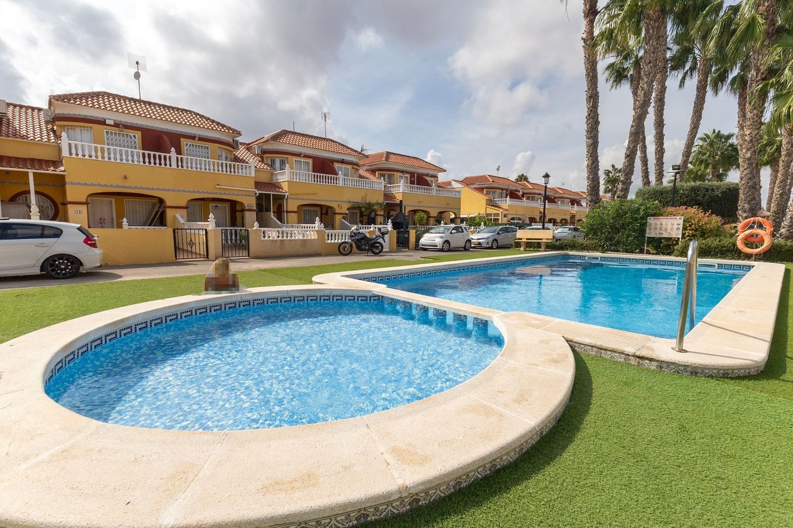3 soveværelse Semi-Rækkehus til salg i Torrevieja med swimmingpool - € 196.000 (Ref: 9711151)