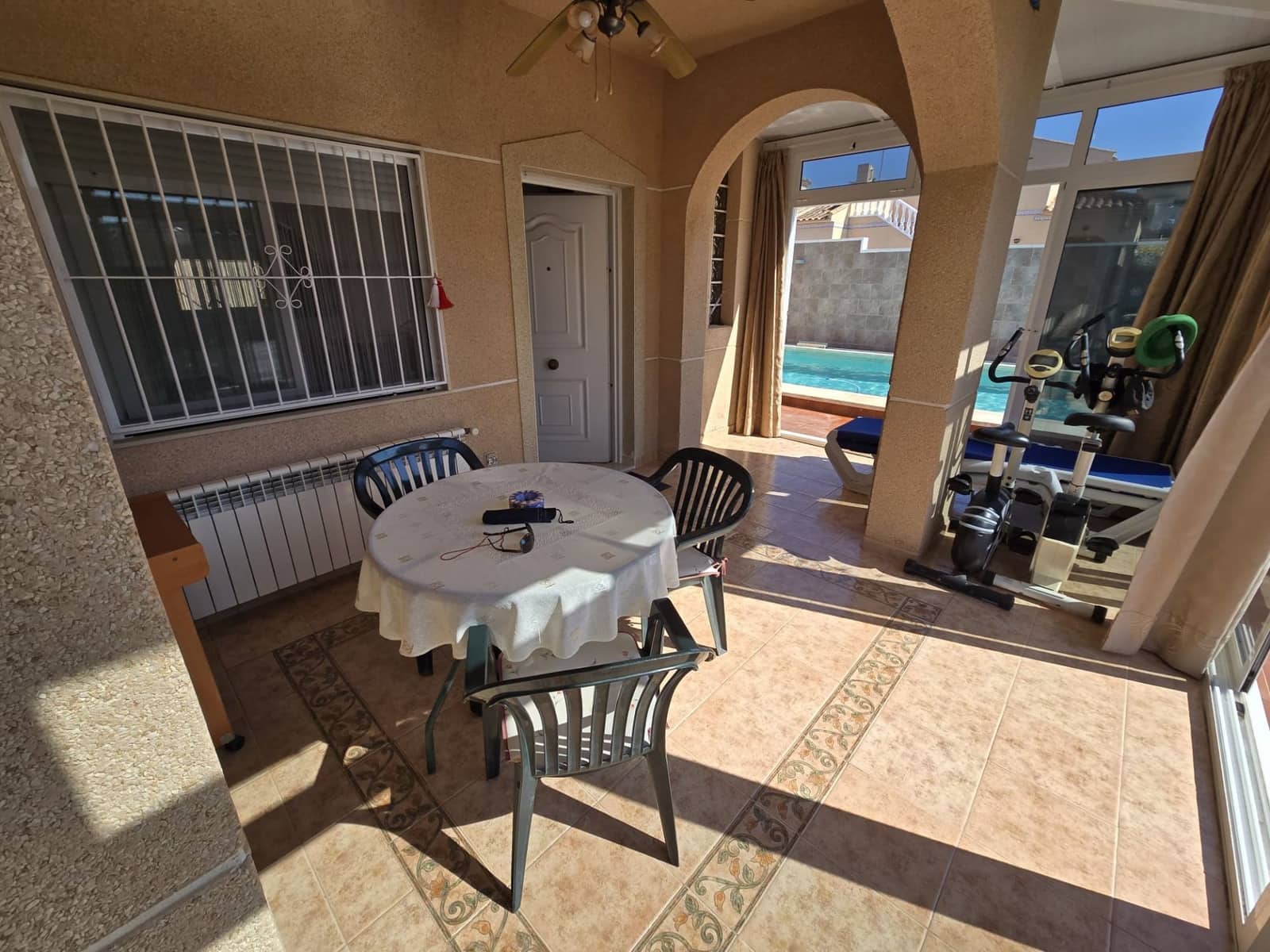 3 quarto Moradia para venda em Torrevieja com piscina garagem - 549 000 € (Ref: 9719683)