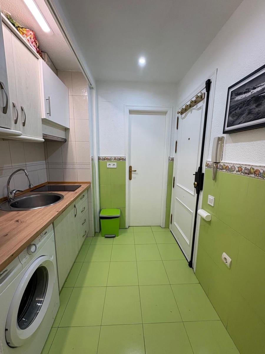 1 bedroom Apartment for sale in Torrevieja with pool - € 109,000 (Ref: 9755379)