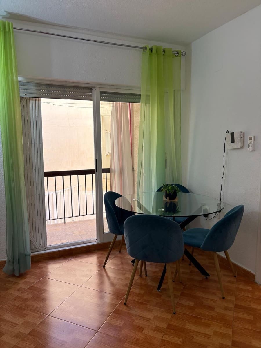 1 bedroom Apartment for sale in Torrevieja with pool - € 109,000 (Ref: 9755379)