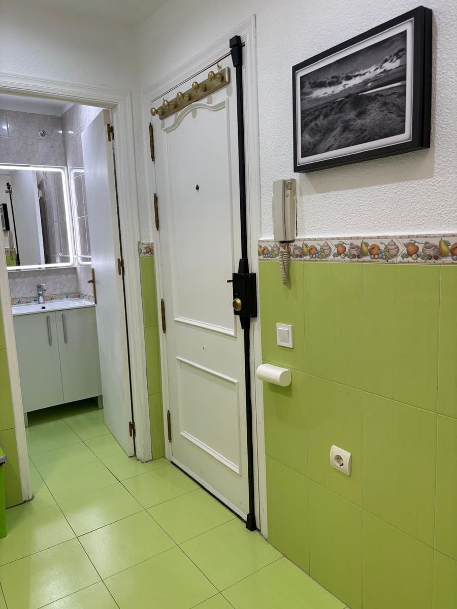 1 bedroom Apartment for sale in Torrevieja with pool - € 109,000 (Ref: 9755379)