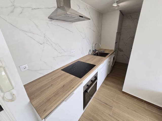 2 makuuhuone Huoneisto myytävänä paikassa Torrevieja mukana uima-altaan - 225 000 € (Ref: 9763525)