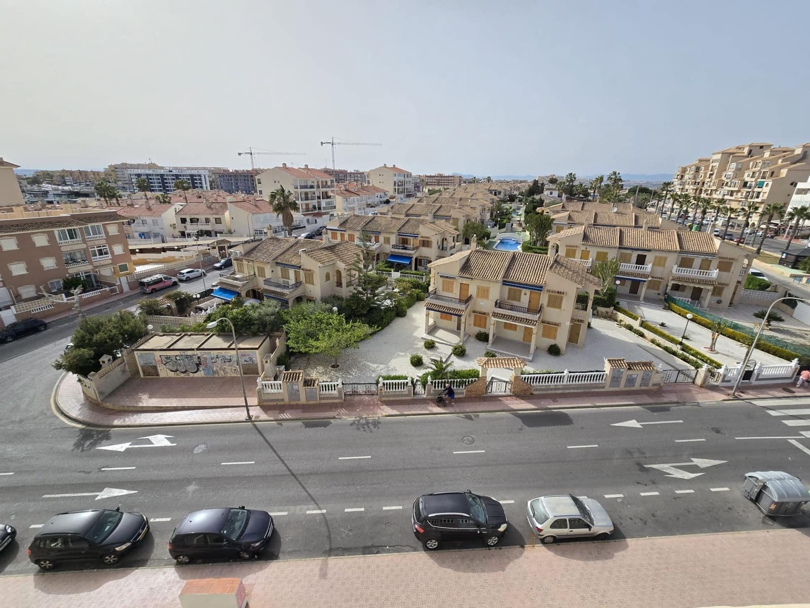 2 soveværelse Lejlighed til salg i Torrevieja med swimmingpool - € 225.000 (Ref: 9763525)